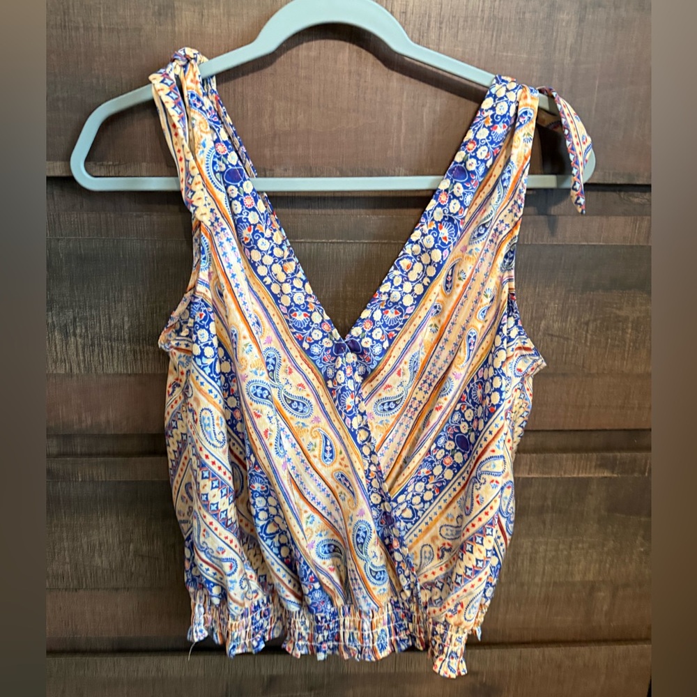 Rose & Olive Paisley Print Sleeveless Blouse